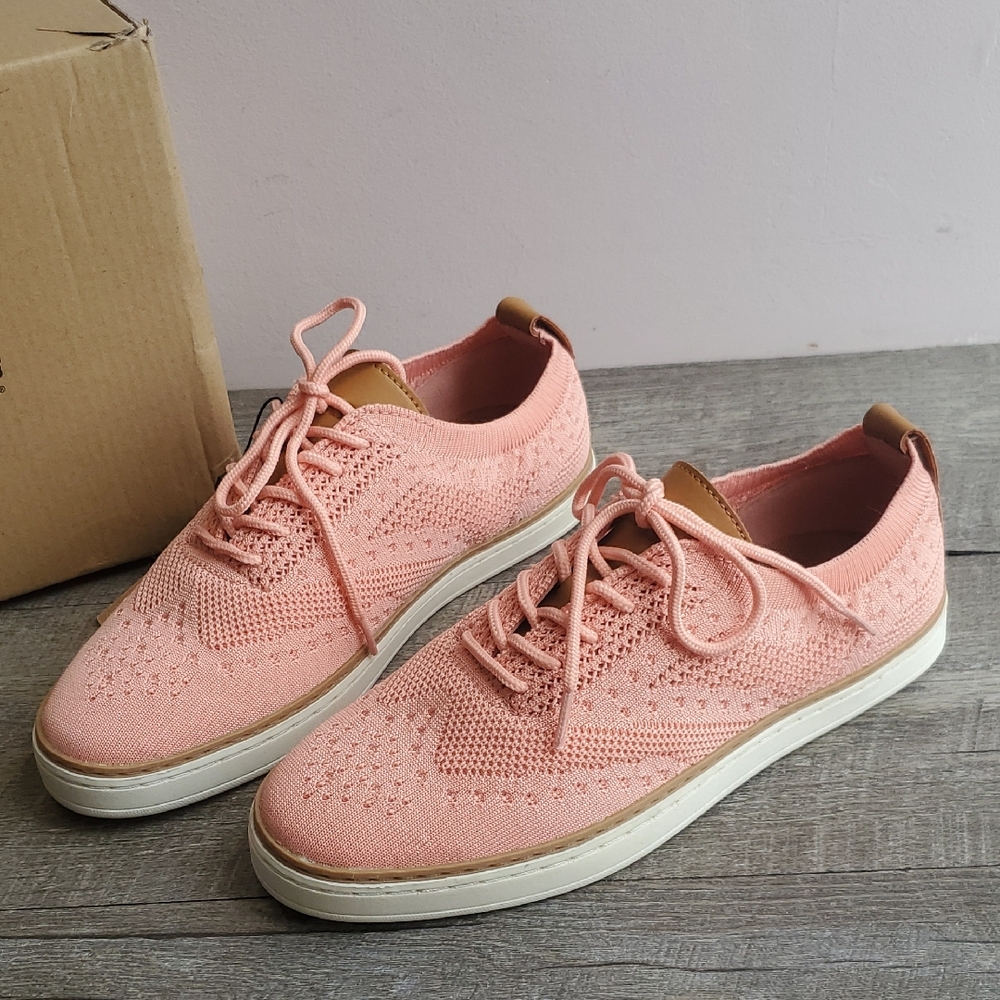 NEW Vlado coral sneakers